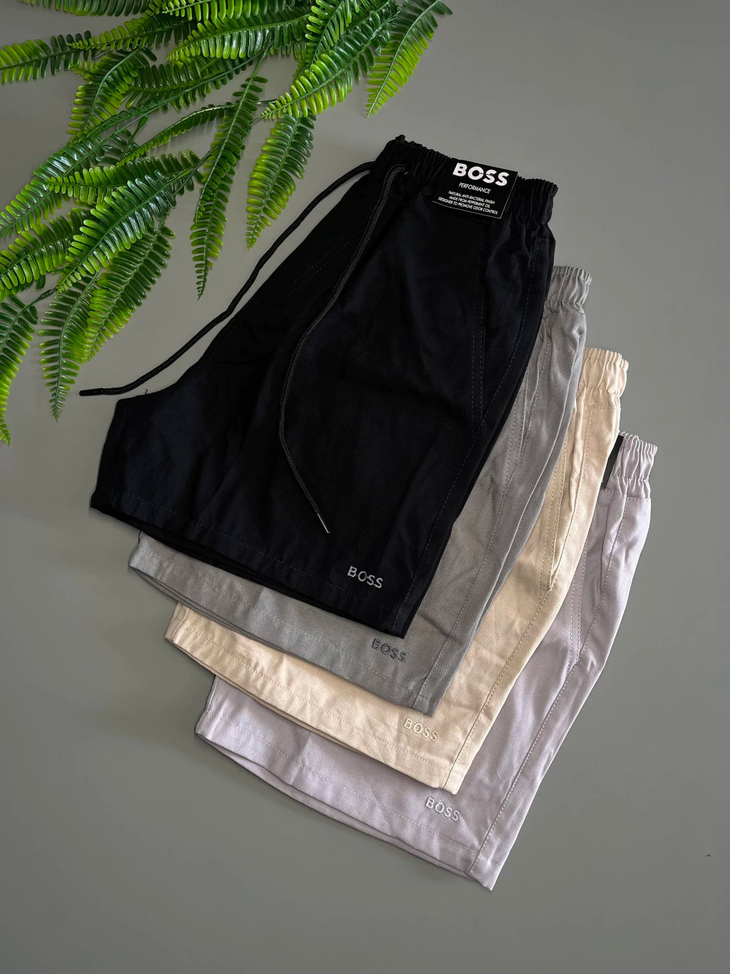 (PAGUE 2 LEVE 4) Shorts Mauricinho Hugo Boss